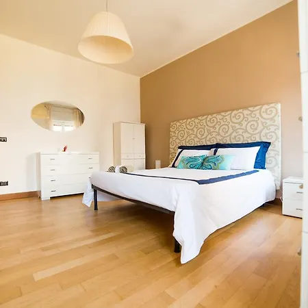 Casa Holidays Apartment *